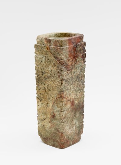 Tubo de nueve niveles (cong 琮) con máscaras de Liangzhu culture