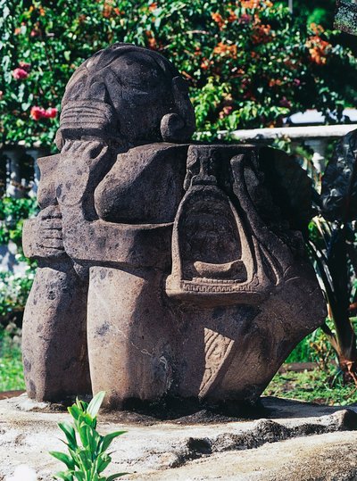 Escultura Tiki antropomórfica, Papeete, Tahití, Islas de la Sociedad, Archipiélago de las Islas de Sotavento, Polinesia Francesa de Unbekannt Unbekannt