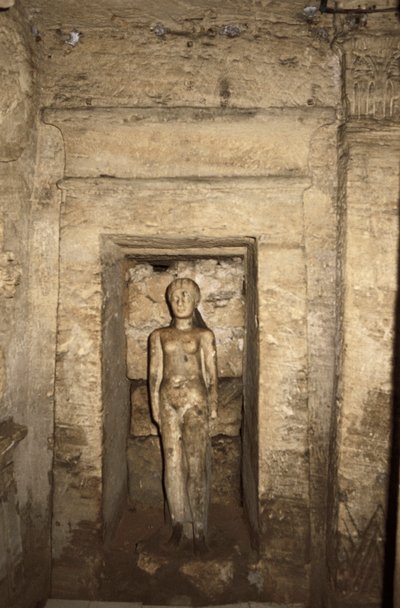 Egipto, Alejandría, Catacumbas de Kom-esh-Shuqafa, Interior del hipogeo, nicho con estatua femenina de Unbekannt Unbekannt