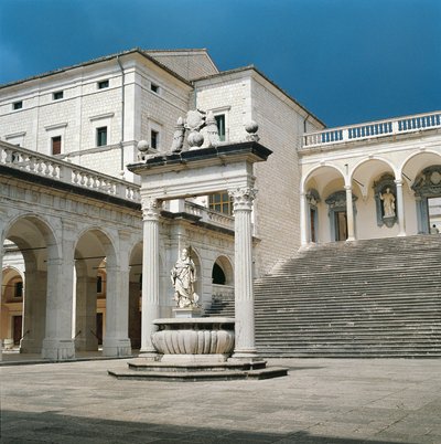 Italia, Región de Lacio, Provincia de Frosinone, Cassino, Abadía de Monte Cassino, escalera principal y pozo de Unbekannt Unbekannt