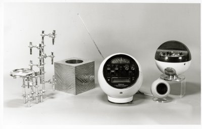 Mesa retro, papelera y reproductores de música de Unbekannt Unbekannt