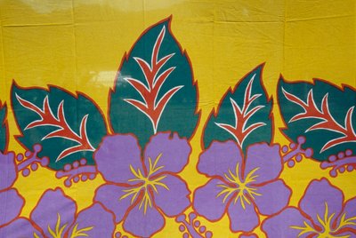 Tela de sarong decorada con motivos florales, isla de Moorea, Islas de la Sociedad, Polinesia Francesa (territorio de ultramar de la República Francesa), detalle de Unbekannt Unbekannt