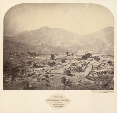 Vistas en Mysore: templo de Bhoganarasimhaswami, en el fuerte, Devarayadroog (desde la meseta) de Lieutenant Colonel Henry Dixon