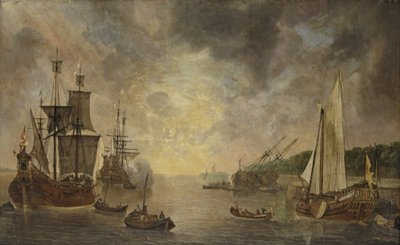 Un puerto con una flauta, una fragata disparando una salva, una flauta siendo carenada y un yate estatal, con otros barcos al atardecer de Lieve Verschuier