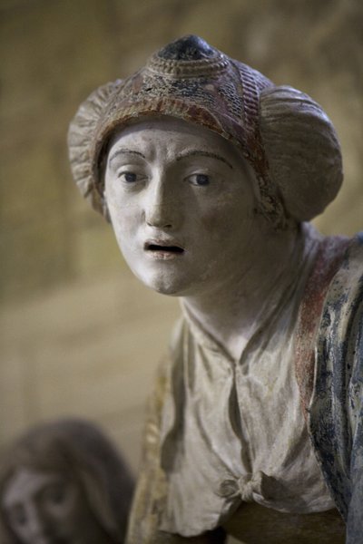 Mujer santa con un bonete (piedra pintada) de Ligier Richier