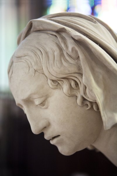 El entierro y el desmayo de la Virgen, (detalle) cabeza de Salomé de Ligier Richier