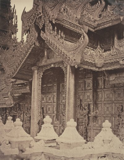 Amerapoora: Puerta de Pyathat al este de Maha-too-lo-Bounghian Kyoung de Linnaeus Tripe
