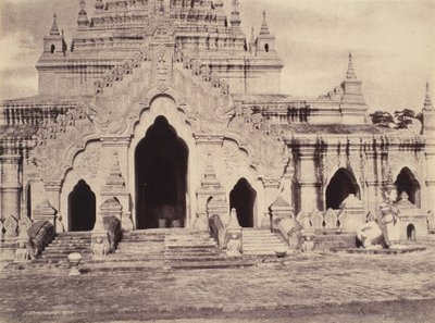 Amerapoora: Puerta Este de la Pagoda Maha-thugea-yan-tee de Linnaeus Tripe