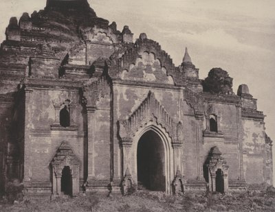 Pugahm Myo: Fachada este de la pagoda Damayangyee de Linnaeus Tripe