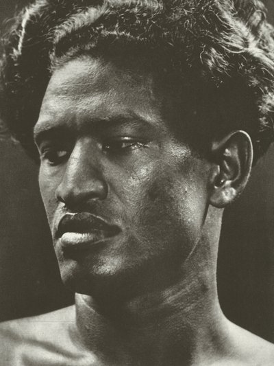 Cabeza de Raman (foto en blanco y negro) de Lionel Wendt