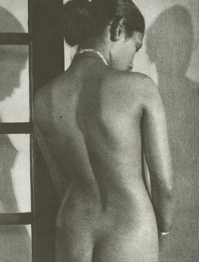 Desnudo (foto en blanco y negro) de Lionel Wendt