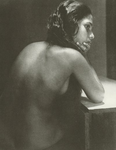 Desnudo (foto en blanco y negro) de Lionel Wendt