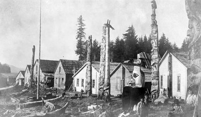 Aldea india en Howkan, Alaska, 1896 de Lloyd Valentine and Pond, Edwin Percy Winter