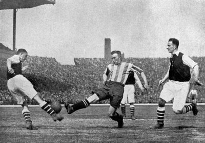 Acción de un partido de fútbol Arsenal vs Sheffield United, c1927-1937 de London News Agency