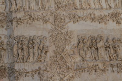 Escenas del Juicio Final, Historias del Apocalipsis, bajorrelieves de Lorenzo Maitani (antes de 1275-1330) y asistentes, cuarto pilar, fachada de la catedral de Orvieto, Umbría, Italia de Lorenzo Maitani