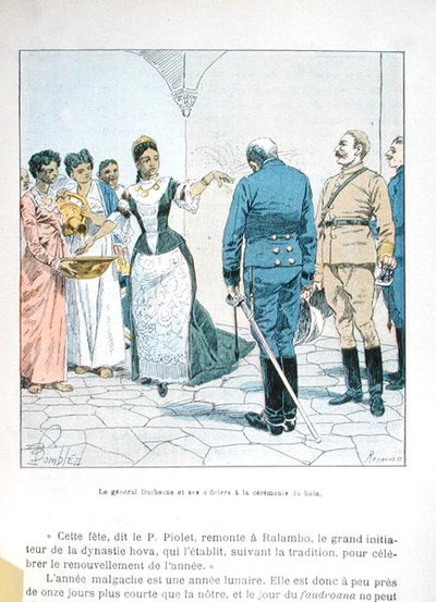 General Duchesne y sus oficiales en la ceremonia del baño de la Reina Ranavalona III (1862-1917), de 