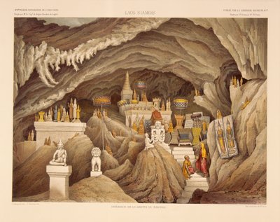 Interior de un templo cueva en Laos, grabado por F. Sorrieu, ilustración de 