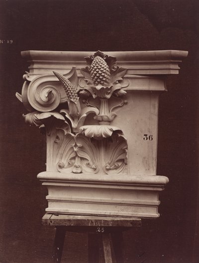 Escultura ornamental de la Ópera de París (detalle de columna) de Louis Emile Durandelle