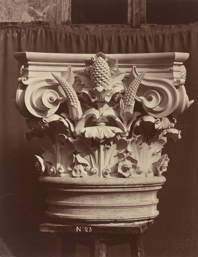 Escultura ornamental de la Ópera de París (Fragmento de columna) de Louis Emile Durandelle