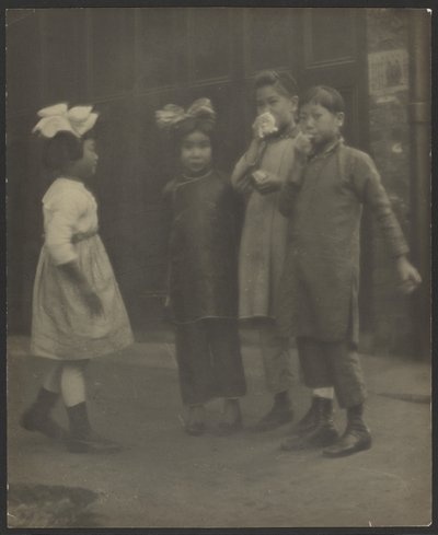 [Niños en Chinatown] de Louis Fleckenstein