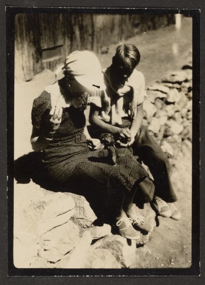 [Ardilla pidiendo comida] de Louis Fleckenstein