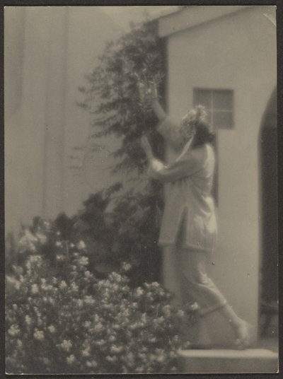 [Bailarina fuera] de Louis Fleckenstein