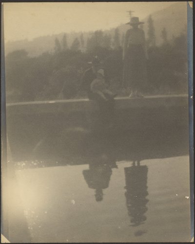 [Figuras reflejadas en el agua] de Louis Fleckenstein