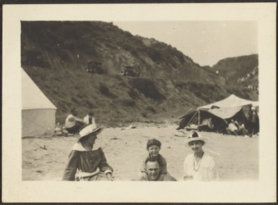 [Figuras en la playa] de Louis Fleckenstein