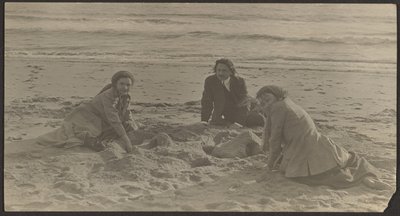 [Figuras en una playa] de Louis Fleckenstein
