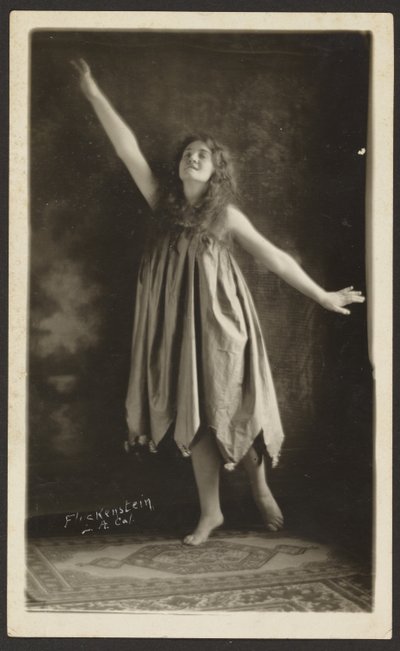 Grace Carberry como El Sol de Louis Fleckenstein