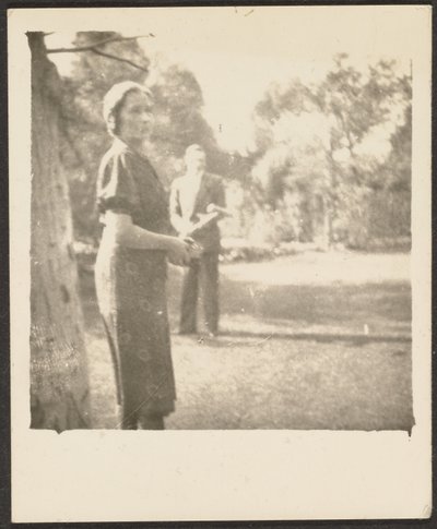 [Hombre y mujer jugando al croquet] de Louis Fleckenstein