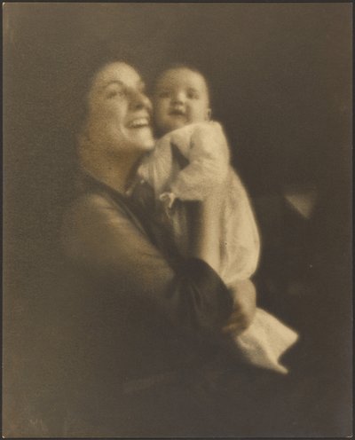 [Madre y bebé con vestido blanco] de Louis Fleckenstein