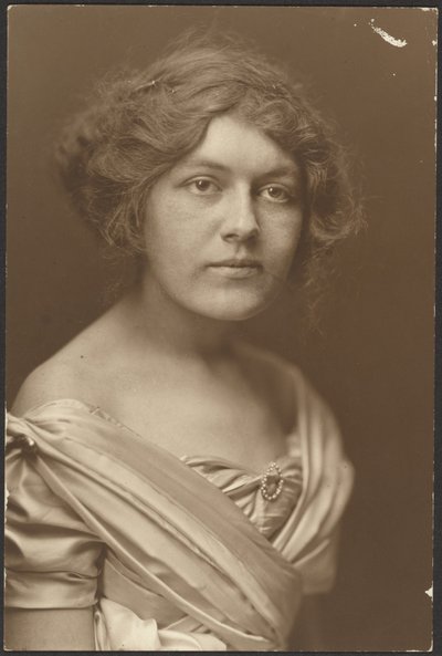 [Retrato de una mujer vestida de etiqueta] de Louis Fleckenstein