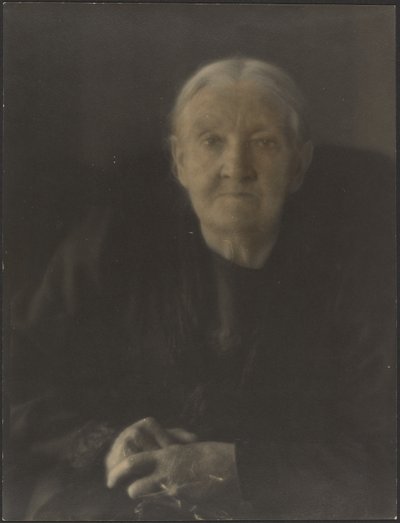 [Retrato de mujer con las manos cruzadas] de Louis Fleckenstein