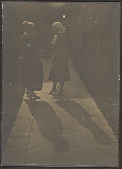 [Dos mujeres y sombras] de Louis Fleckenstein