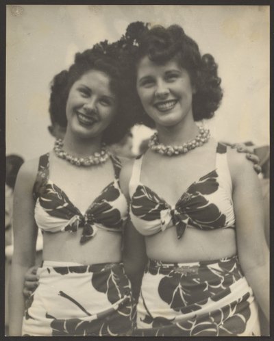 [Dos mujeres en traje de baño] de Louis Fleckenstein