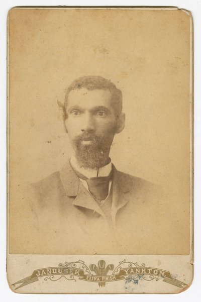 Fotografía de un hombre con barba, finales del siglo XIX de Louis Janousek