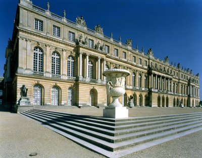 Sección principal de la fachada del jardín, 1668-84 de Louis Le Vau