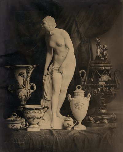 Naturaleza Muerta con Estatuilla y Jarrones de Louis Rémy Robert