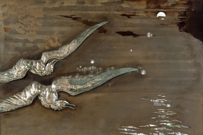 Un panel de laca metálica con gaviotas de plata aplicadas, c.1900 de Lucien Gaillard