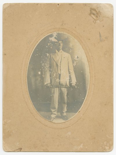 Fotografía de un hombre, ca. 1910 de Lucius Harper