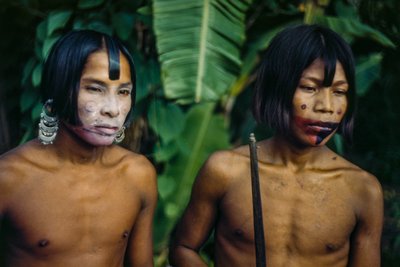 Hombres de la tribu EmberÃ¡, un pueblo indÃgena al borde de la selva, PanamÃ¡ de Luis Marden