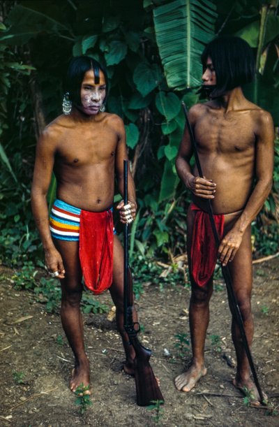 Hombres de la tribu EmberÃ¡, un pueblo indÃgena al borde de la selva, PanamÃ¡ de Luis Marden