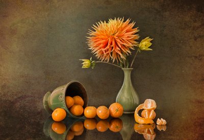 Dalias de otoño y mandarinas de Lydia Jacobs