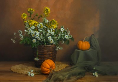 Flores de otoño y calabazas de Lydia Jacobs