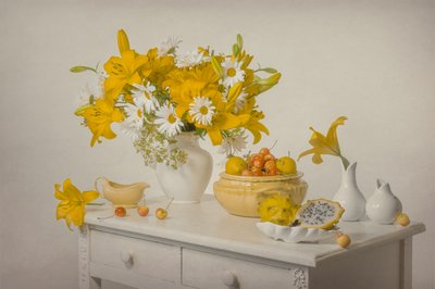 Naturaleza muerta con frutas amarillas frescas de Lydia Jacobs
