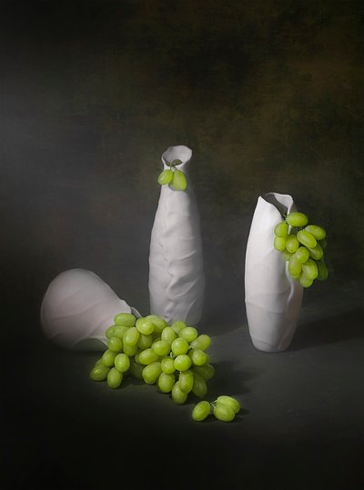 Naturaleza muerta moderna con uvas de Lydia Jacobs