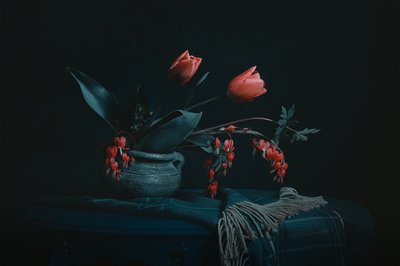 Naturaleza muerta floral evocadora de Lydia Jacobs