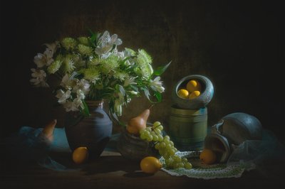 Naturaleza muerta floral evocadora de Lydia Jacobs