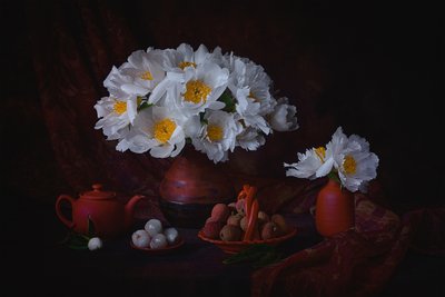 Peonías melancólicas y lichis de Lydia Jacobs